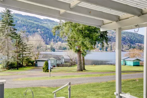 22989 Lake Mcmurray Ln #10, Mount Vernon, WA 98274