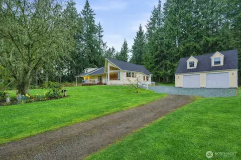 4145 Glendale Rd, Clinton, WA 98236