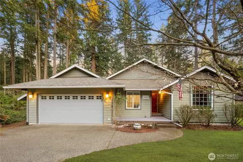 10405 Olympic Pl, Anderson Island, WA 98303