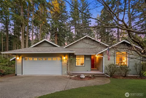 10405 Olympic Pl, Anderson Island, WA 98303