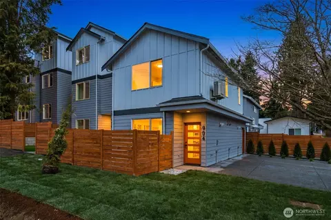 904 N 107th St, Seattle, WA 98133