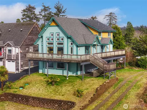 31102 J Pl, Ocean Park, WA 98640