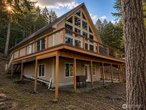70 N Rim View Pl, Hoodsport, WA 98548
