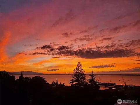 715 N Garden St #502, Bellingham, WA 98225