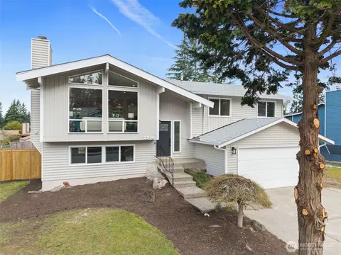 2214 SE 21st St, Renton, WA 98055