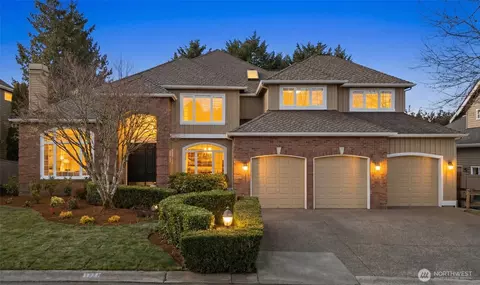 1215 269th Ave SE, Sammamish, WA 98075