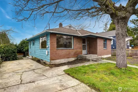 7115 44th Ave SW, Seattle, WA 98136