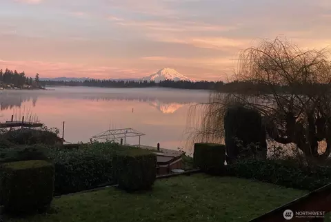 9832 American Ave SW, Lakewood, WA 98498