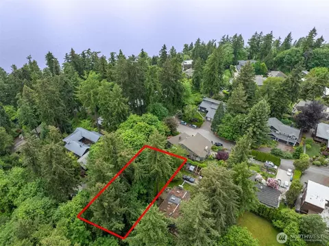 73 SE Nn Se 38th St, Mercer Island, WA 98040