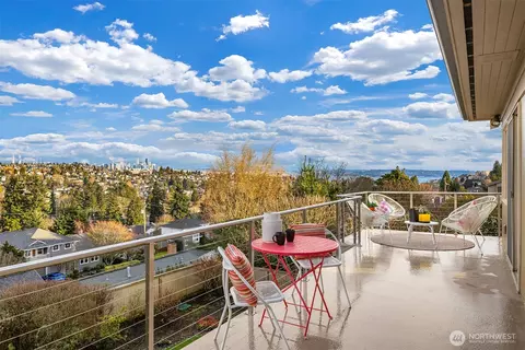 3026 38th Ave W, Seattle, WA 98199