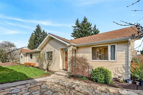 10128 35th Ave SW, Seattle, WA 98146