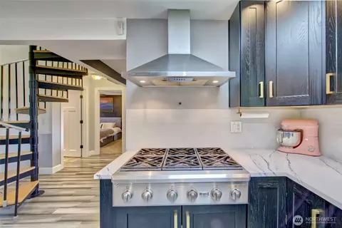 Kitchen - 6518 Cady Rd, Everett, WA 98203 photo 5 of 7
