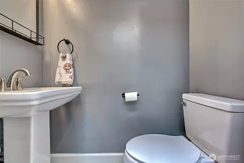 Bath - 6518 Cady Rd, Everett, WA 98203 photo 1 of 2