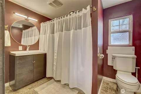 Bath - 6518 Cady Rd, Everett, WA 98203 photo 2 of 2