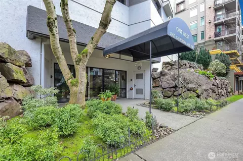 5000 California Ave SW #406, Seattle, WA 98136