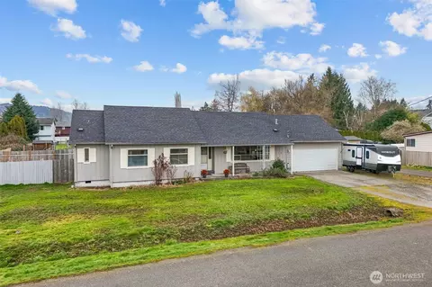 209 8th Ave N, Algona, WA 98001