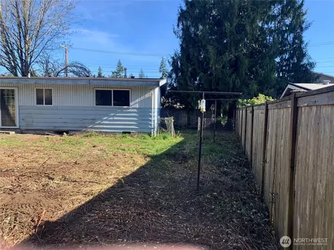 Exterior - 19424 Winesap Rd, Bothell, WA 98012 photo 6 of 8