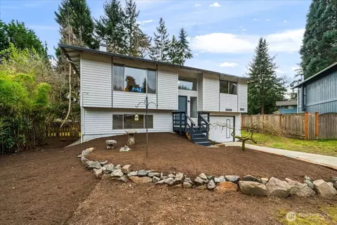 Exterior - 10901 NE 151st St, Bothell, WA 98011 photo 4 of 4