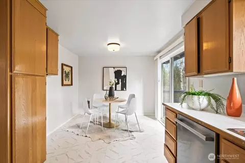 Dining - 10901 NE 151st St, Bothell, WA 98011 photo 1 of 2