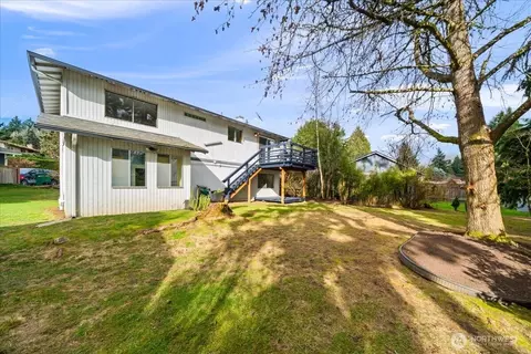 Exterior - 10901 NE 151st St, Bothell, WA 98011 photo 3 of 4