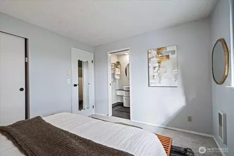 Bedroom - 10901 NE 151st St, Bothell, WA 98011 photo 3 of 6