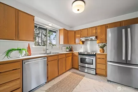 Kitchen - 10901 NE 151st St, Bothell, WA 98011 photo 1 of 2