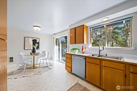 Kitchen - 10901 NE 151st St, Bothell, WA 98011 photo 2 of 2