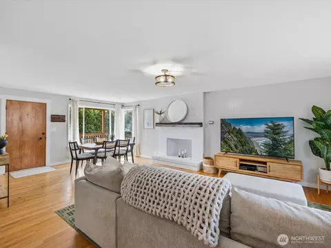Living - 18604 105th Ave NE, Bothell, WA 98011 photo 3 of 3