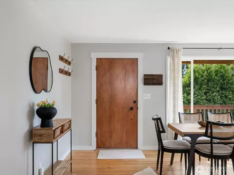 Entry Way - 18604 105th Ave NE, Bothell, WA 98011 photo 1 of 1