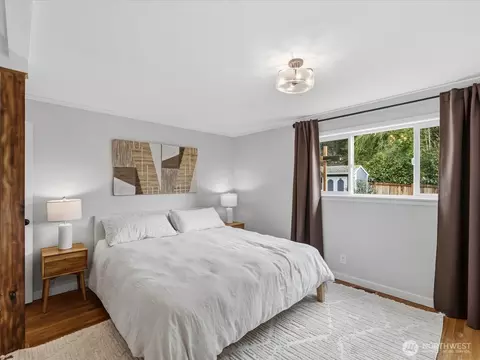 Bedroom - 18604 105th Ave NE, Bothell, WA 98011 photo 3 of 3