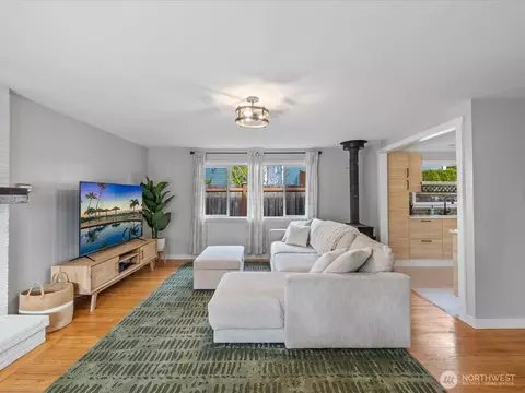 Living - 18604 105th Ave NE, Bothell, WA 98011 photo 1 of 3
