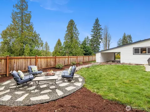Exterior - 18604 105th Ave NE, Bothell, WA 98011 photo 9 of 10