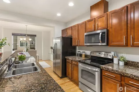 Kitchen - 401 126th Pl SE #B, Everett, WA 98208 photo 3 of 5