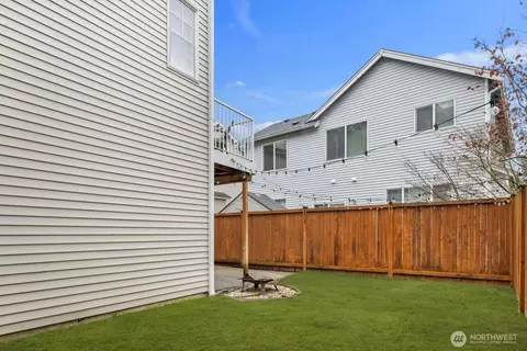 Exterior - 401 126th Pl SE #B, Everett, WA 98208 photo 5 of 8