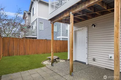 Exterior - 401 126th Pl SE #B, Everett, WA 98208 photo 3 of 8