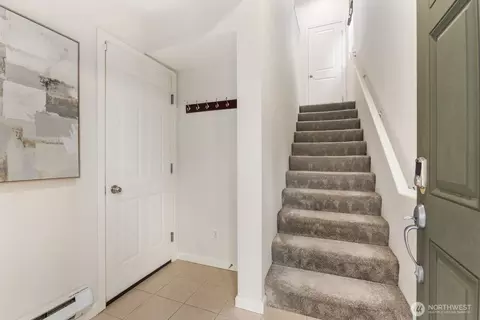 Entry Way - 401 126th Pl SE #B, Everett, WA 98208 photo 2 of 2
