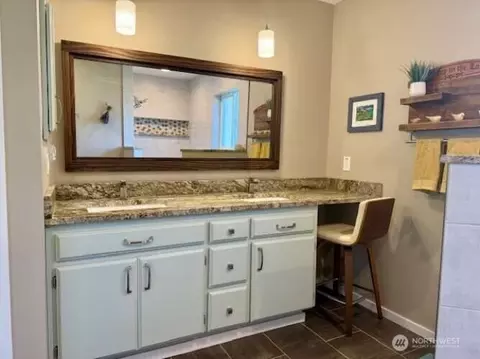 Bath - 2270 S 7th Ave, Sequim, WA 98382 photo 2 of 5