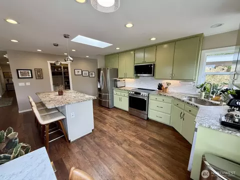 Kitchen - 2270 S 7th Ave, Sequim, WA 98382 photo 2 of 3
