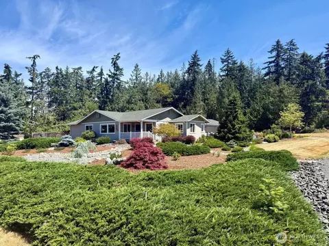 2270 S 7th Ave, Sequim, WA 98382