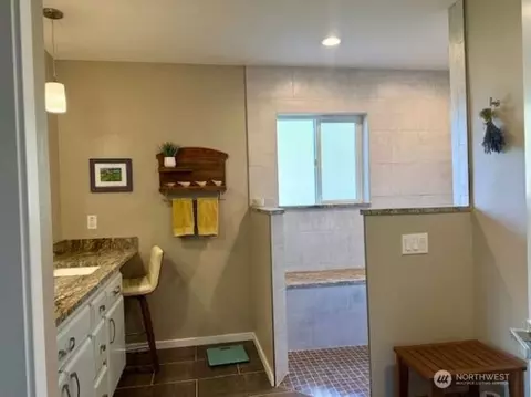 Bath - 2270 S 7th Ave, Sequim, WA 98382 photo 1 of 5