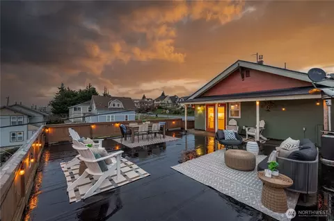 Exterior - 2302 Grand Ave, Everett, WA 98201 photo 3 of 11