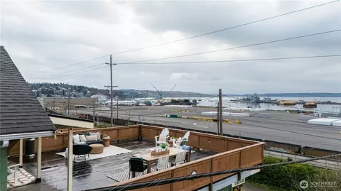 Exterior - 2302 Grand Ave, Everett, WA 98201 photo 4 of 11
