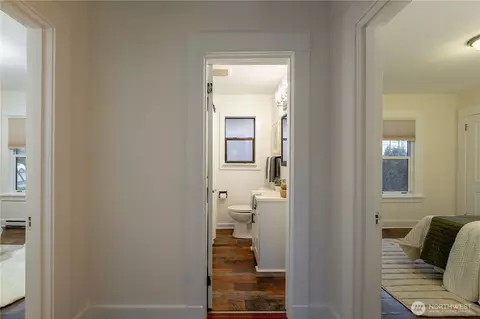 Entry Way - 2302 Grand Ave, Everett, WA 98201 photo 3 of 3