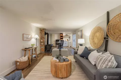 Living - 2302 Grand Ave, Everett, WA 98201 photo 3 of 5