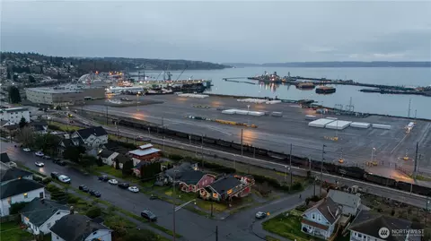 View/Area - 2302 Grand Ave, Everett, WA 98201 photo 2 of 3