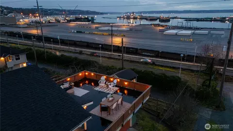 Exterior - 2302 Grand Ave, Everett, WA 98201 photo 11 of 11