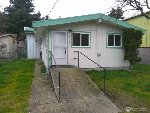 10615 18th Ave SW, Seattle, WA 98146