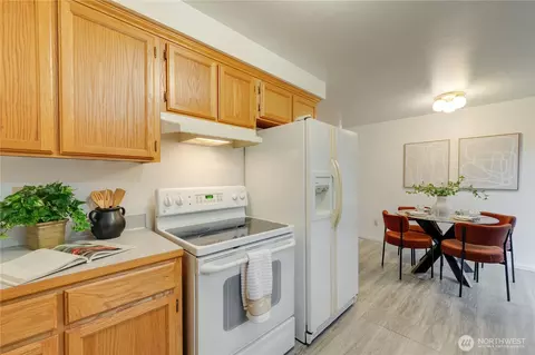 Kitchen - 512 Walnut Ave, Sultan, WA 98294 photo 2 of 2