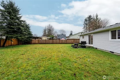Exterior - 512 Walnut Ave, Sultan, WA 98294 photo 6 of 8