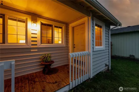Exterior - 512 Walnut Ave, Sultan, WA 98294 photo 2 of 8
